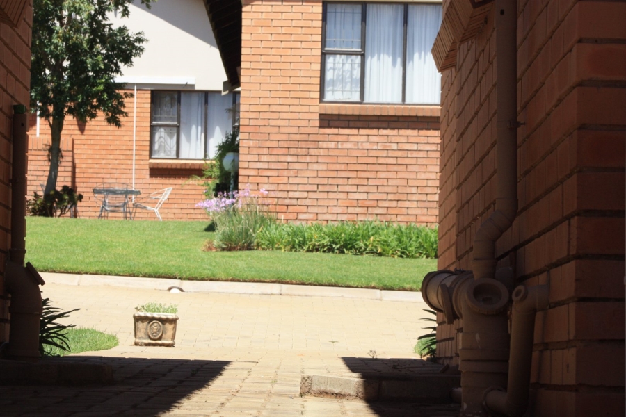 1 Bedroom Property for Sale in Langenhovenpark Free State